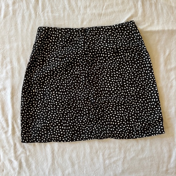black spotted skirt - Picture 2 of 3